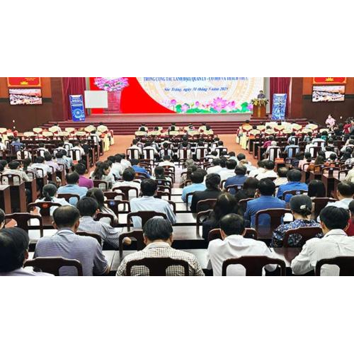 1.Nâng cao nhận thức về chuyển đổi số và trí tuệ nhân tạo (AI)